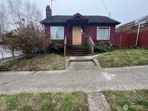 Photo of 1111 NE 80th Street, Seattle, WA 98115 (MLS # 2491672)
