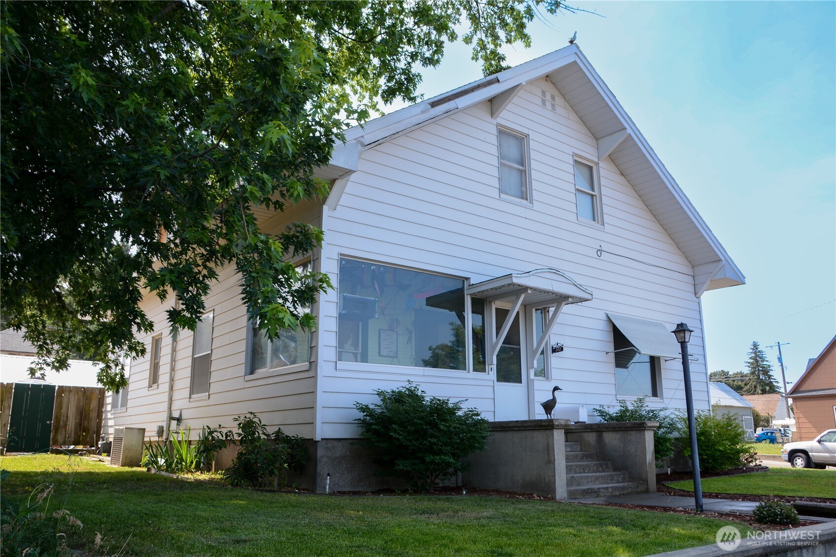 202 E 3rd Avenue