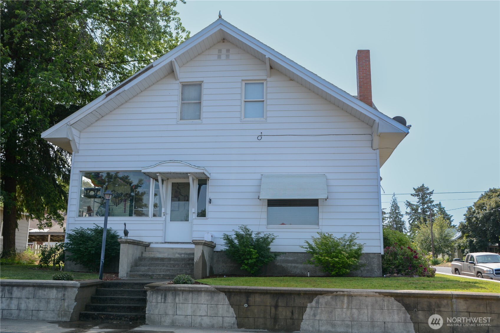 202 E 3rd Avenue