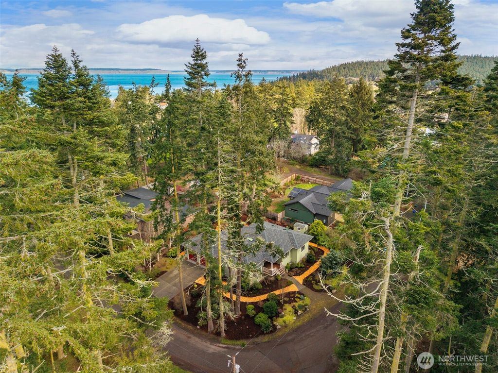 Photo of 962 53rd Street, Port Townsend, WA 98368 (MLS # 2474981)