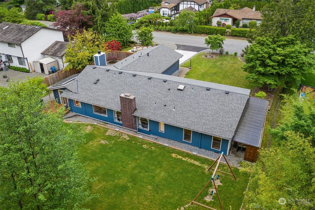 Photo of 25606 214th Avenue SE, Maple Valley, WA 98038 (MLS # 2070287)