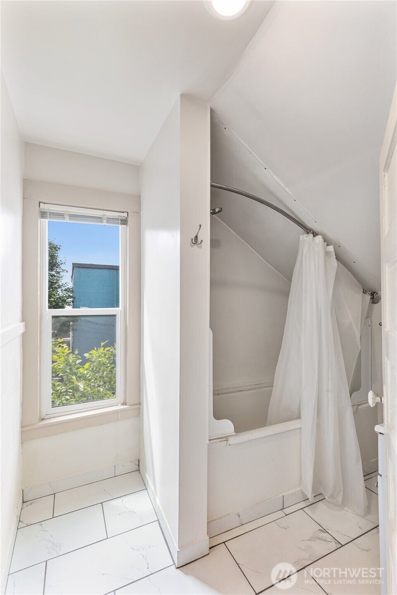 709 NE 43rd Street