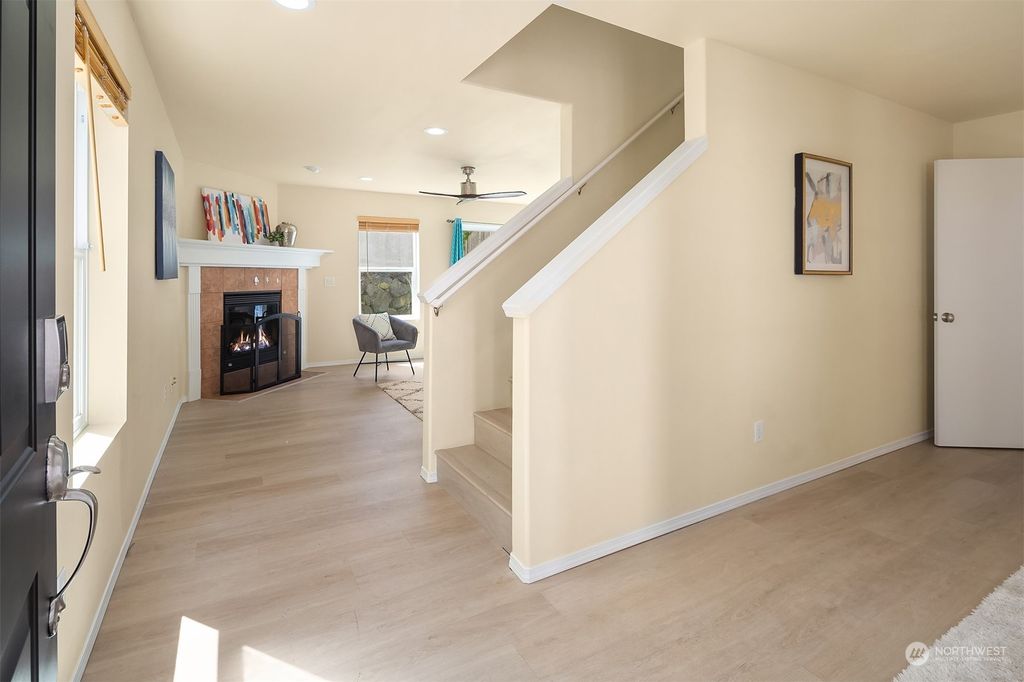 Photo of 1717 251st Place SE, Sammamish, WA 98075 (MLS # 2238042)