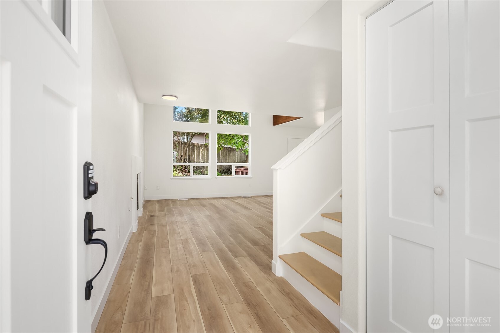 9 76th Street SE