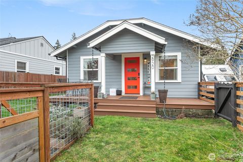 Photo of 2920 Elm Street, Bellingham, WA 98225 (MLS # 2468768)