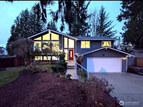 Photo of 11806 NE 69th Place, Kirkland, WA 98033 (MLS # 2447359)