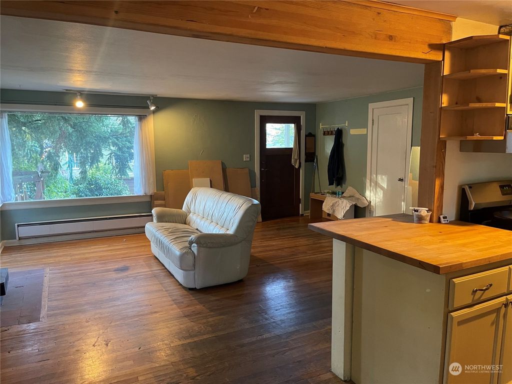 Photo of 4010 NE 115th Street, Seattle, WA 98125 (MLS # 2005970)