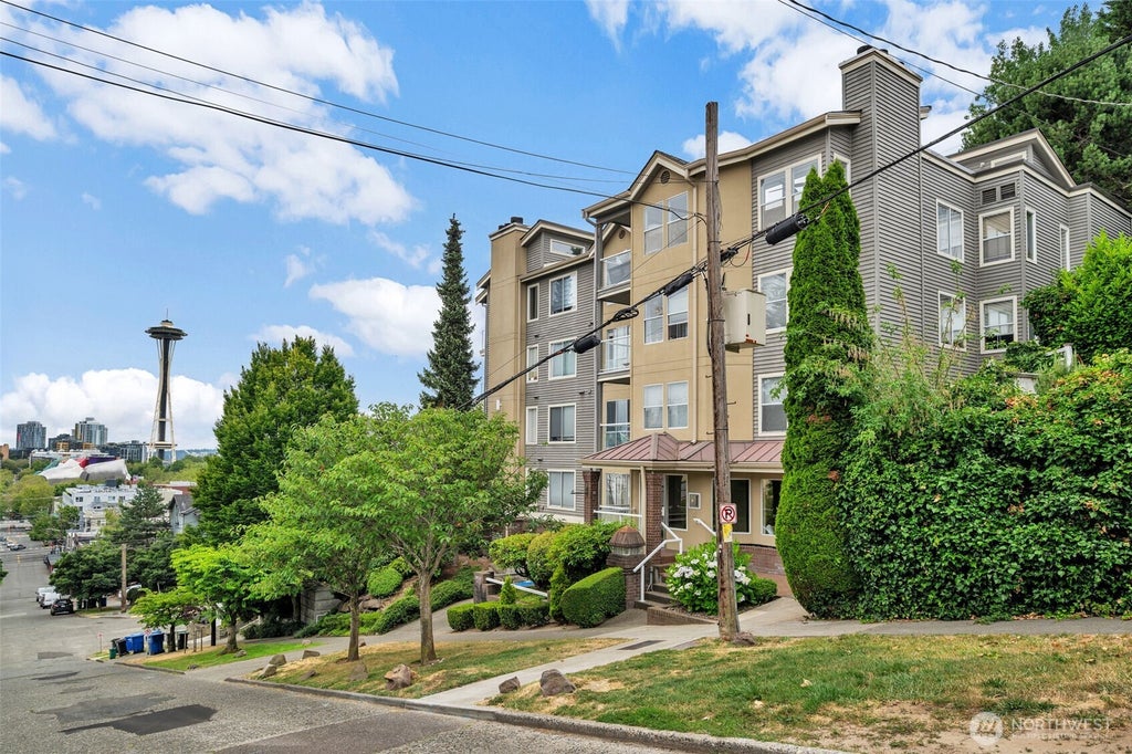 Photo of 1011 5th Avenue N #201, Seattle, WA 98109 (MLS # 2539341)