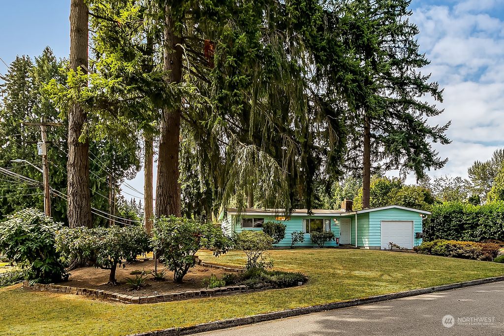 Photo of 1006 183rd Street SW, Lynnwood, WA 98037 (MLS # 2157392)
