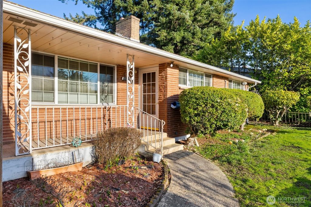 Photo of 11122 Luther Avenue S, Seattle, WA 98178 (MLS # 2479320)