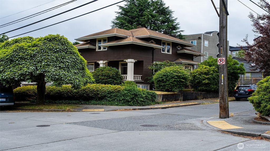 Photo of 4469 Linden Avenue N, Seattle, WA 98103 (MLS # 2357938)