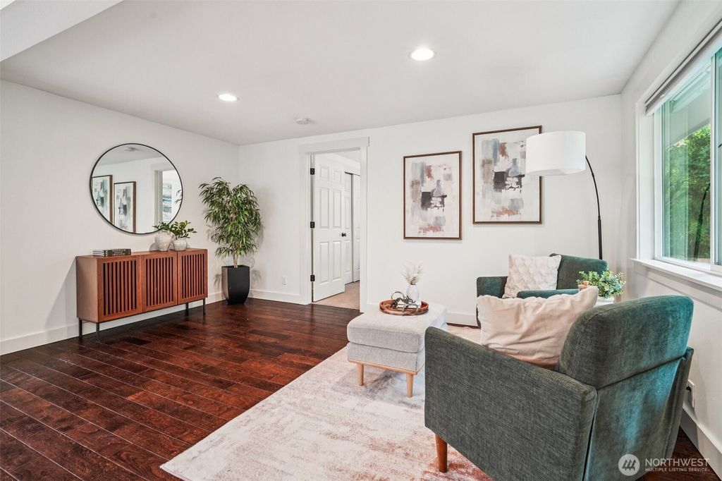 Photo of 3047 124th Avenue NE, Bellevue, WA 98005 (MLS # 2447891)