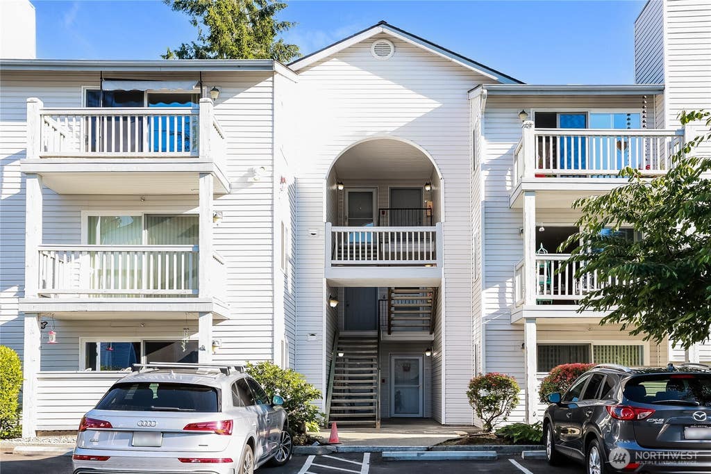 Photo of 11325 19th Avenue SE #B304, Everett, WA 98208 (MLS # 2566070)