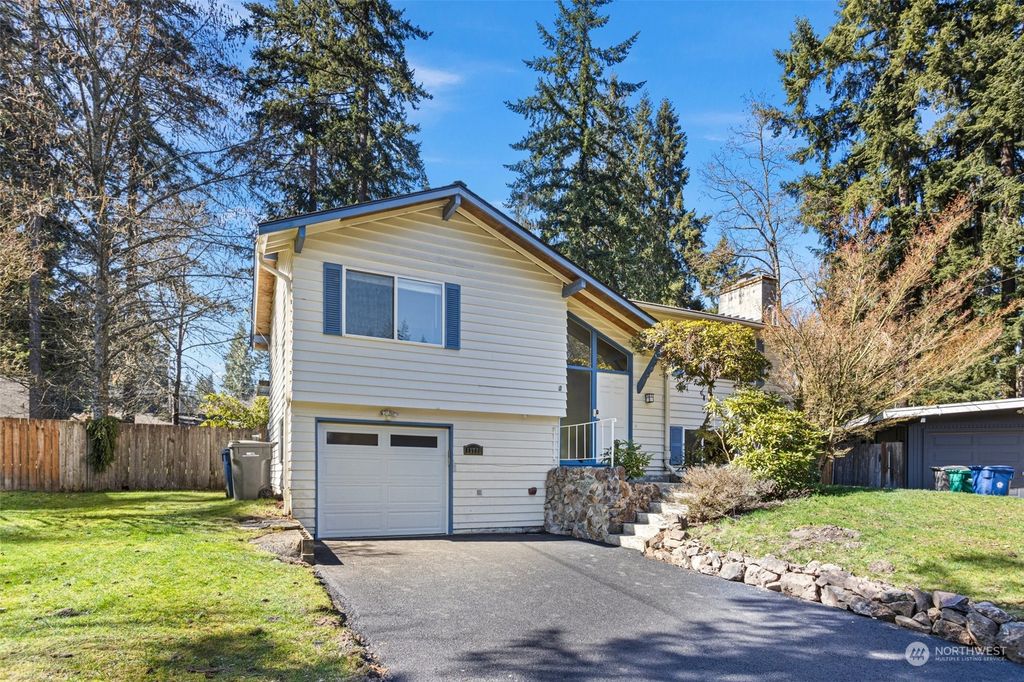 Photo of 13770 NE 75th Place, Redmond, WA 98052 (MLS # 2211904)
