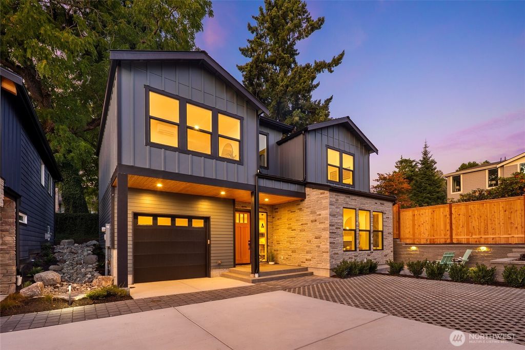 Photo of 636 11th Avenue, Kirkland, WA 98033 (MLS # 2471605)