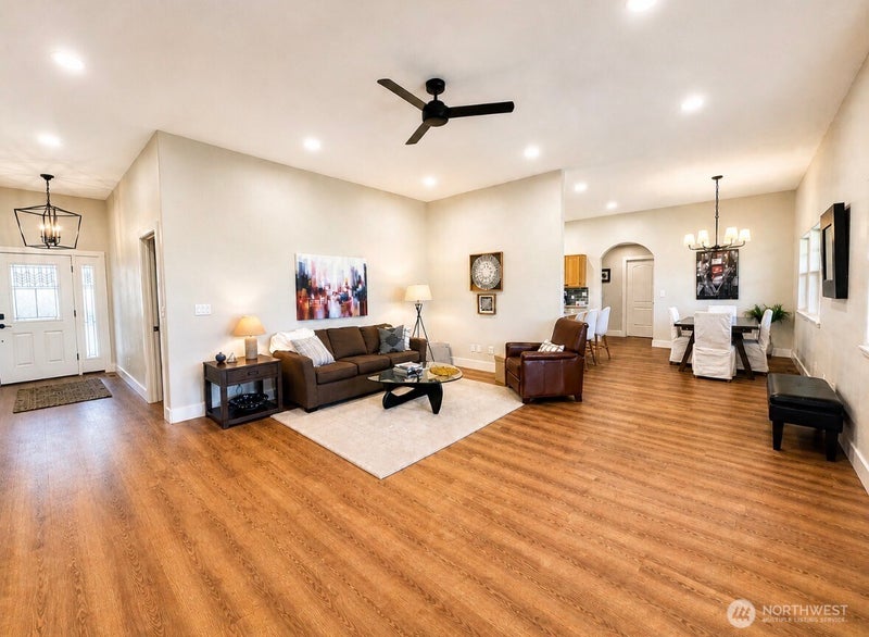 22 Rooster Flats Road