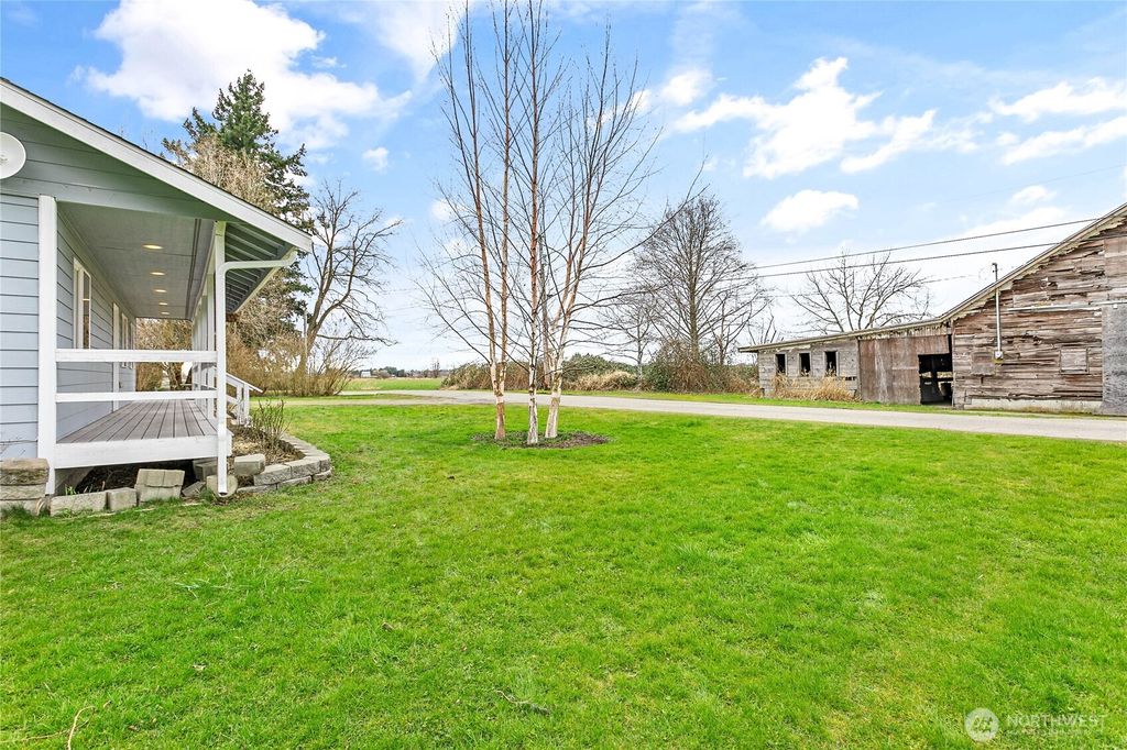 Photo of 303 Hayes Street, Nooksack, WA 98276 (MLS # 2485847)