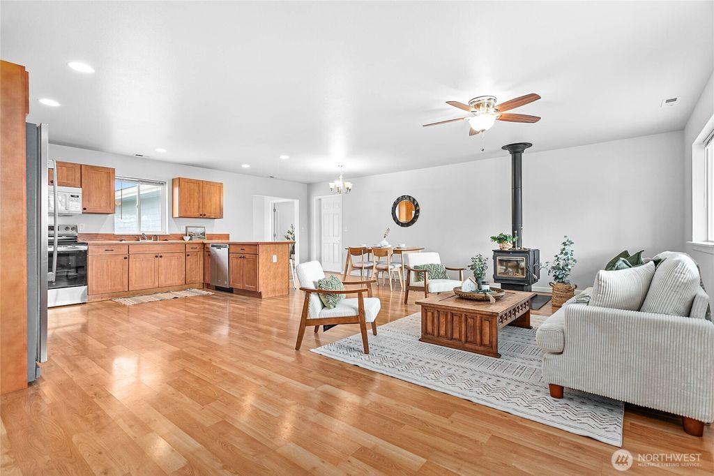 Photo of 303 Hayes Street, Nooksack, WA 98276 (MLS # 2485847)