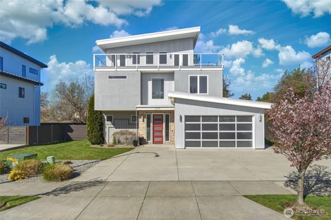 Photo of 2130 Paramount Street, Walla Walla, WA 99362 (MLS # 2497073)