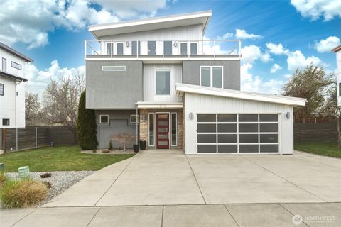 Photo of 2130 Paramount Street, Walla Walla, WA 99362 (MLS # 2497073)