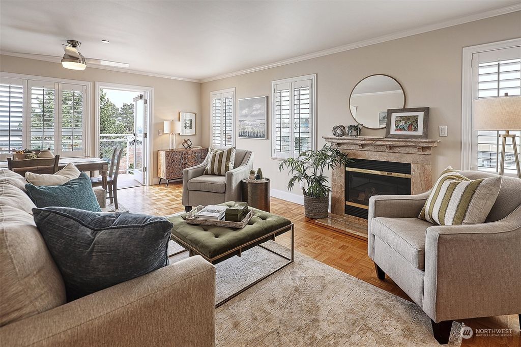 Photo of 1527 California Avenue SW #401, Seattle, WA 98116 (MLS # 2222686)