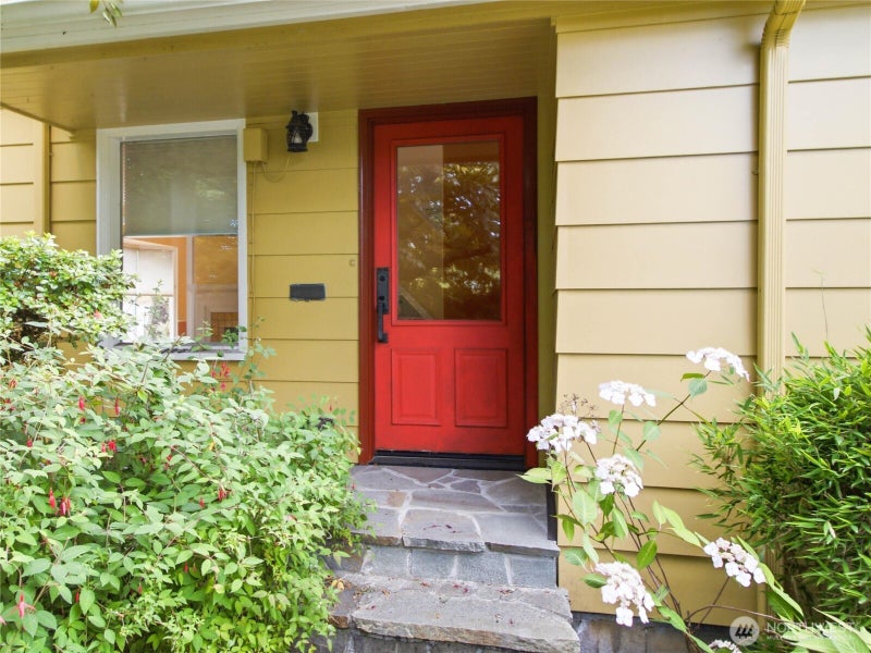 125 Olympic Way NW