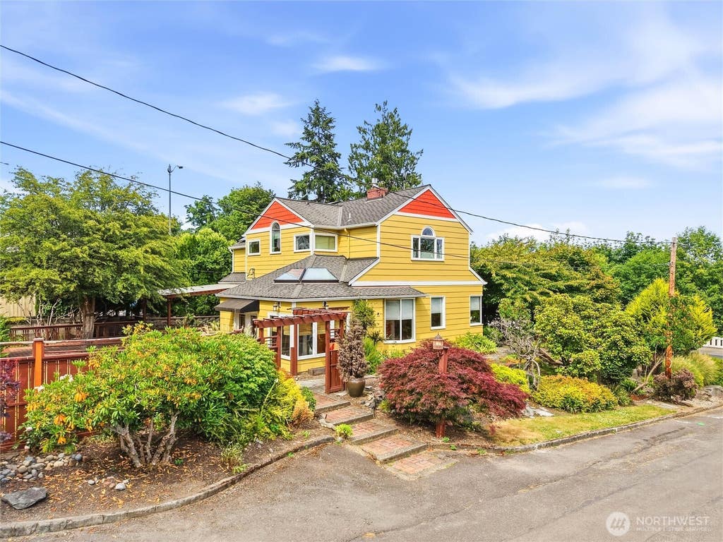 Photo of 125 Olympic Way NW, Olympia, WA 98502 (MLS # 2551912)