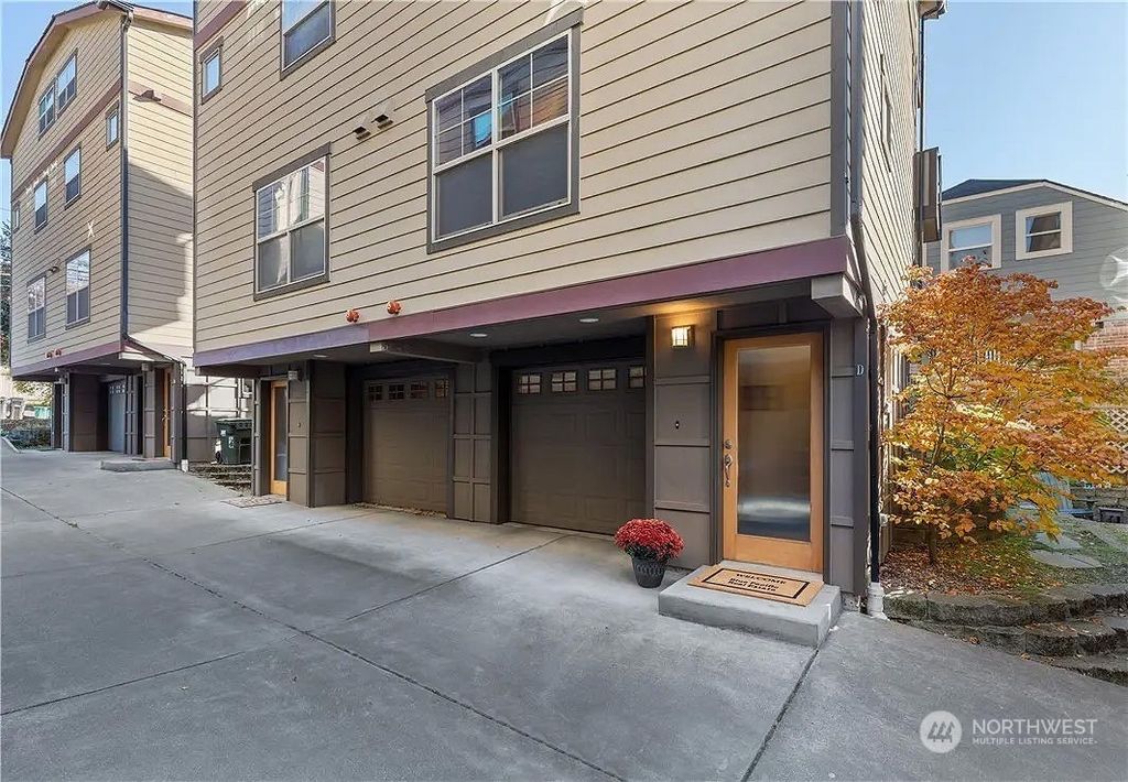 Photo of 5942 California Avenue SW #D, Seattle, WA 98136 (MLS # 2058606)