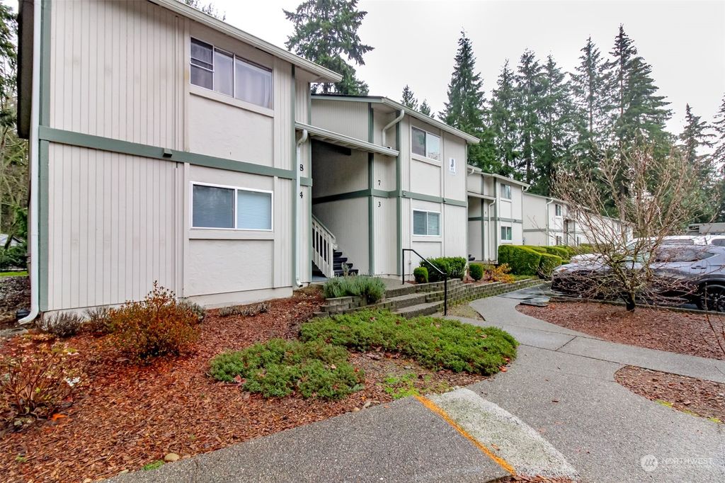 Photo of 416 S 321st Place #J3, Federal Way, WA 98003 (MLS # 2320718)