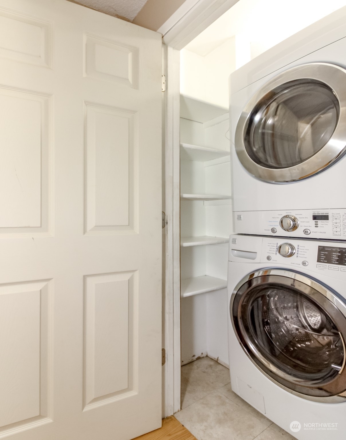 Federal Way, Washington 98003, United States, 1 Bedroom Bedrooms, ,1 BathroomBathrooms,Residential,Contingent,21378