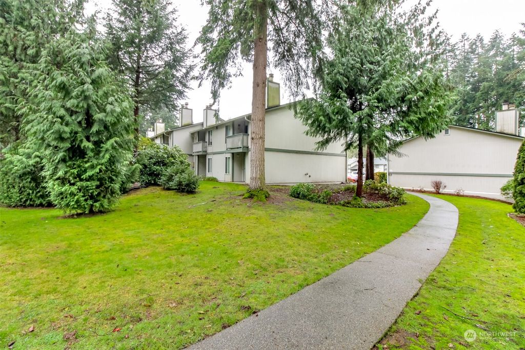 Photo of 416 S 321st Place #J3, Federal Way, WA 98003 (MLS # 2320718)