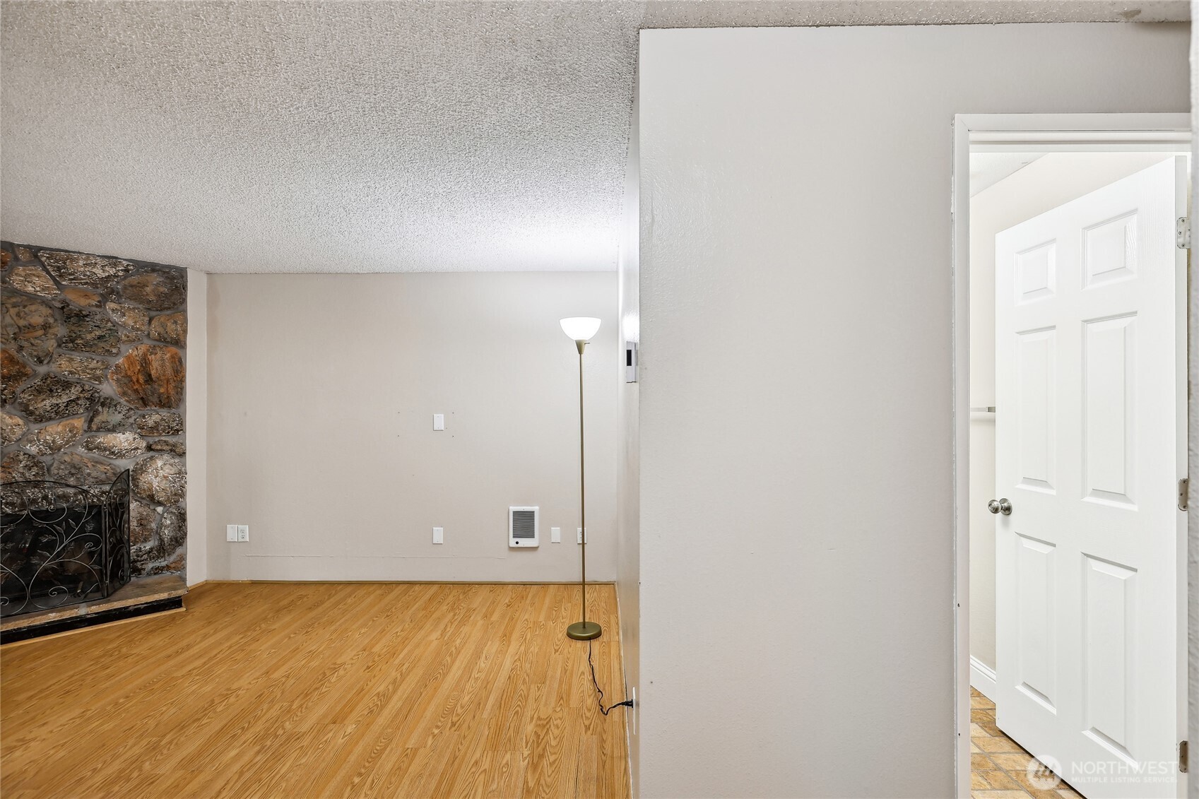 Federal Way, Washington 98003, United States, 1 Bedroom Bedrooms, ,1 BathroomBathrooms,Residential,Contingent,21378