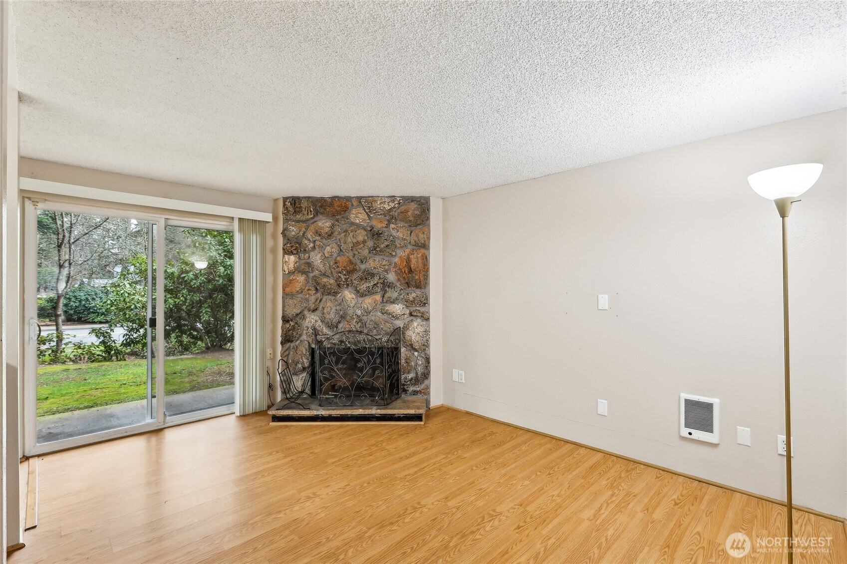 Federal Way, Washington 98003, United States, 1 Bedroom Bedrooms, ,1 BathroomBathrooms,Residential,Contingent,21378