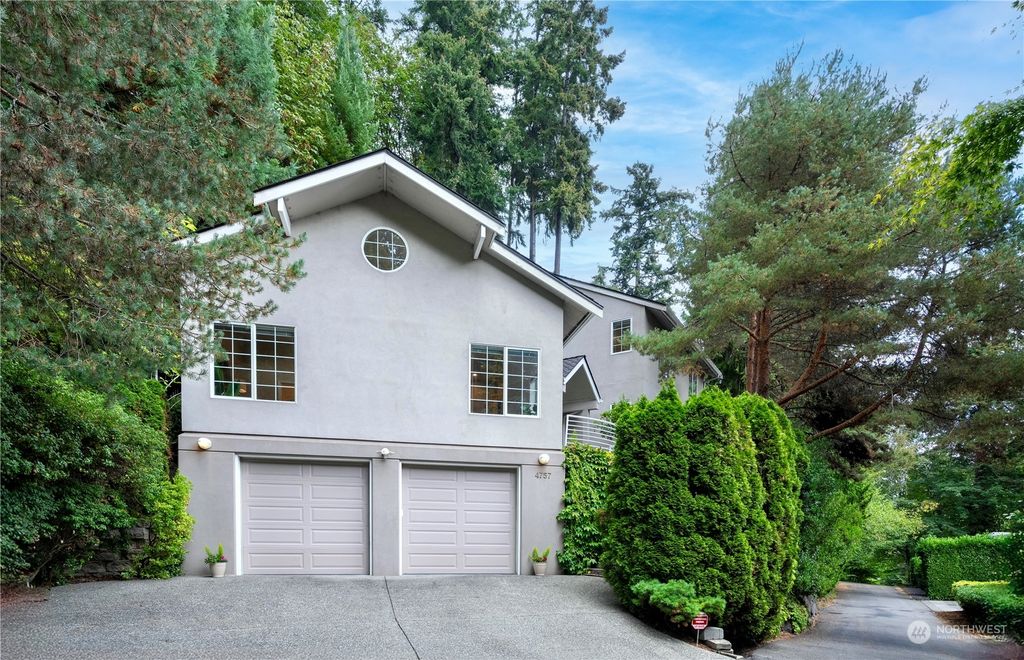 Photo of 4757 Fernridge Lane, Mercer Island, WA 98040 (MLS # 2290294)