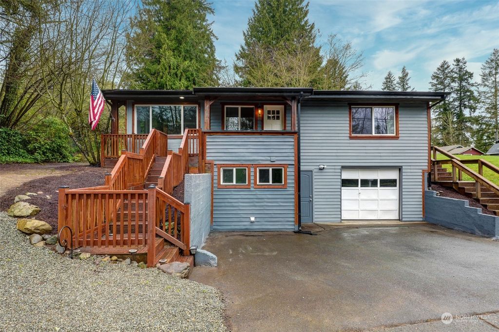 Photo of 465 Wildwood Boulevard SW, Issaquah, WA 98027 (MLS # 2189032)