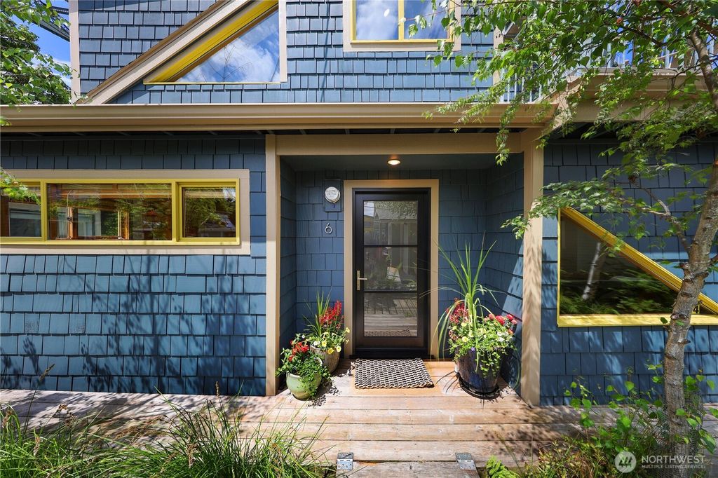 Photo of 2770 Westlake Avenue N #6, Seattle, WA 98109 (MLS # 2423103)