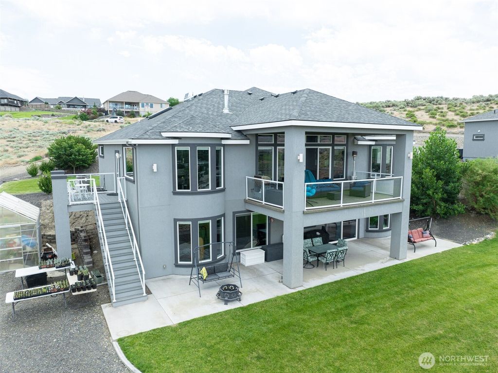 Photo of 5880 W 58th Avenue, West Richland, WA 99353 (MLS # 2479784)