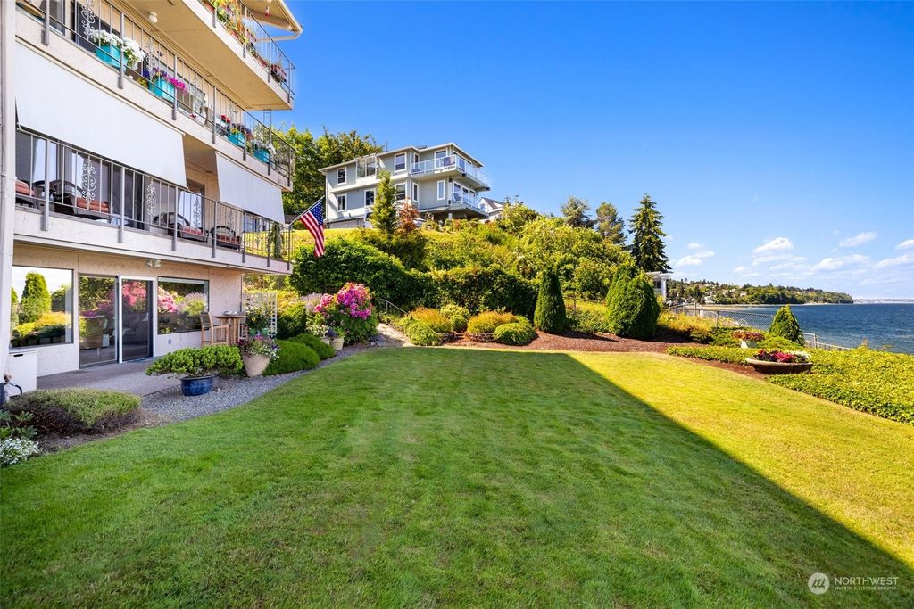 Photo of 28303 Sound View Drive S #101, Des Moines, WA 98198 (MLS # 2271175)