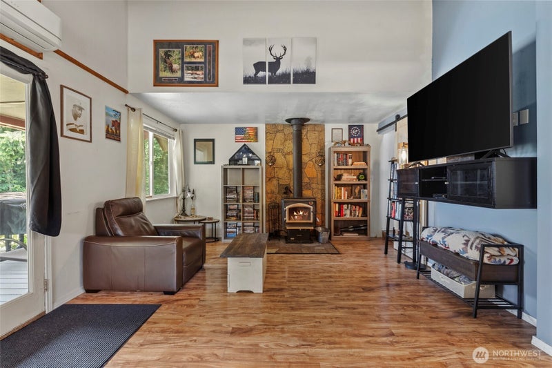 22205 S Forest Loop