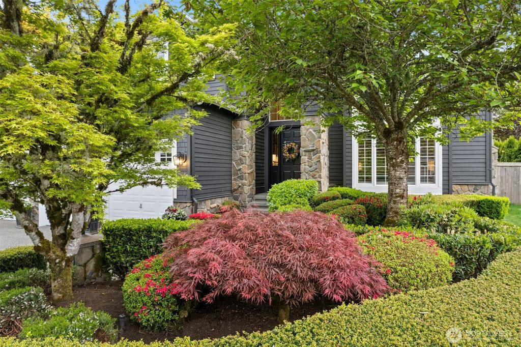 Photo of 26817 SE 9th Way, Sammamish, WA 98075 (MLS # 2376379)