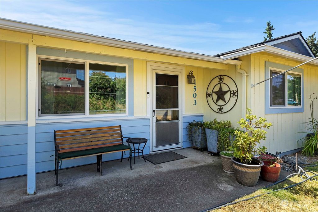 Photo of 1503 S 245th Street, Des Moines, WA 98198 (MLS # 2144533)