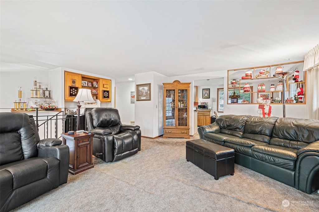 Photo of 8650 NE 132nd Street, Kirkland, WA 98034 (MLS # 2186561)