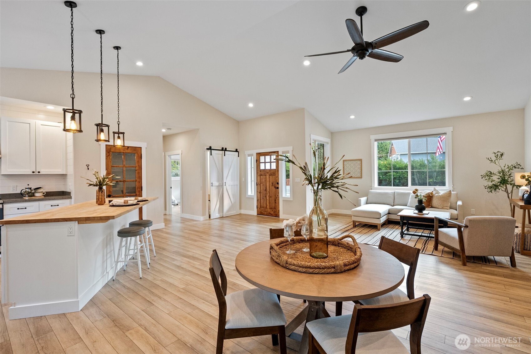 10128 Merlins Lane NW