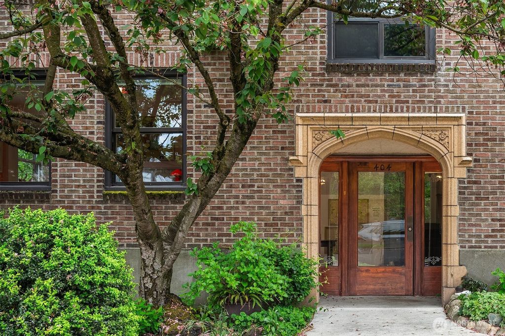 Photo of 404 E Harrison Street #101, Seattle, WA 98102 (MLS # 2515263)