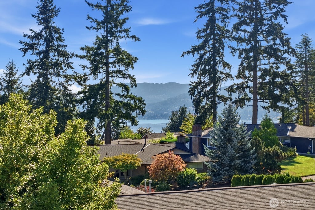 Photo of 860 170th Place NE, Bellevue, WA 98008 (MLS # 2593875)