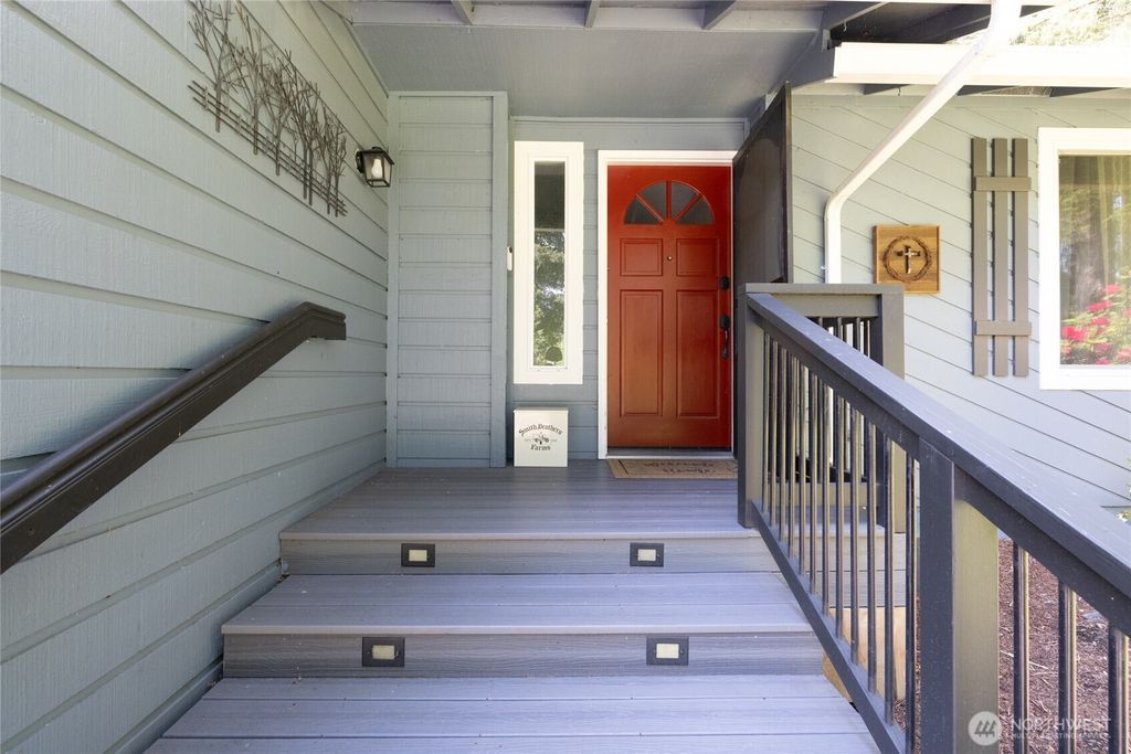 Photo of 4705 Yorkshire Drive SE, Olympia, WA 98513 (MLS # 2472492)