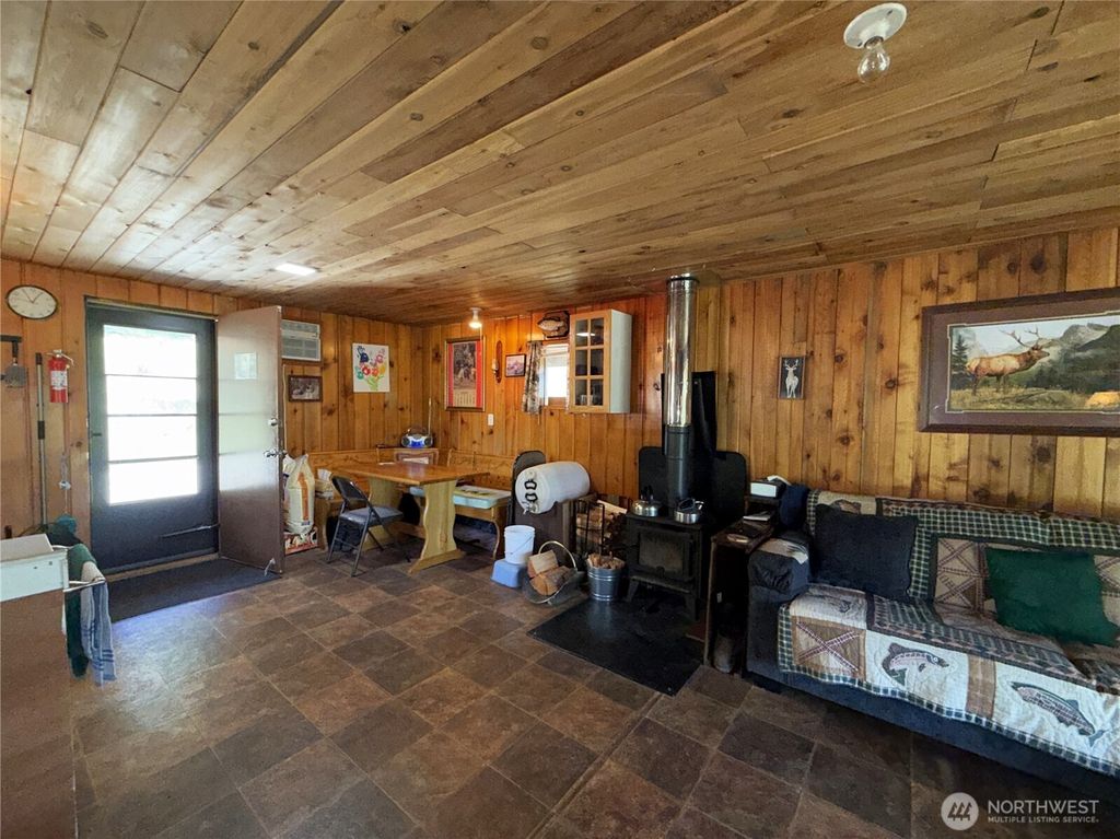 Photo of 5 Starvarion Ridge Road, Wauconda, WA 98859 (MLS # 2517006)