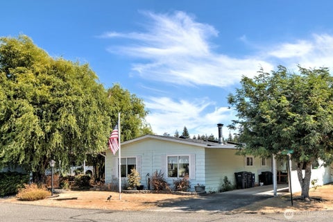 Photo of 2 Dasher DR, Shelton, WA 98584 (MLS # 2574885)