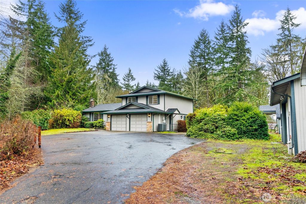 Photo of 9911 Berkshire Loop SE, Olympia, WA 98513 (MLS # 2479920)