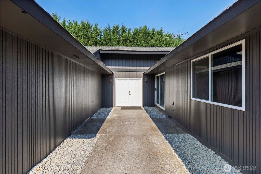 Photo of 3062 44th st e St, Tacoma, WA 98443 (MLS # 2459566)